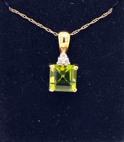 10ky sq peridot & diamond pendant w/ chain